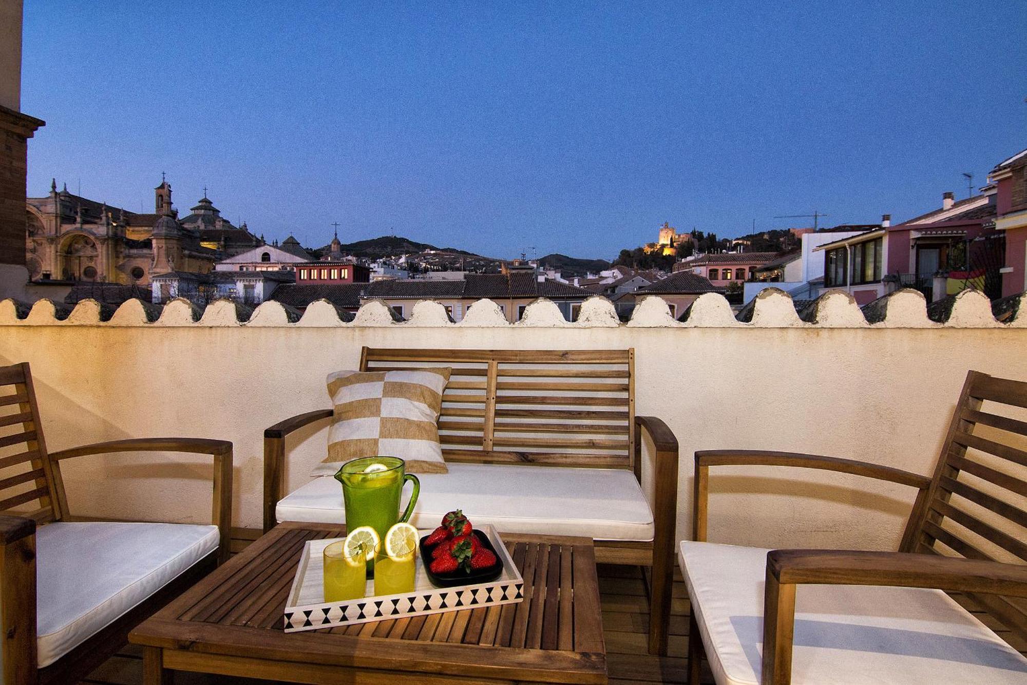 Apartamento Bibrambla Penthouse Over Cathedral Granada Exterior foto